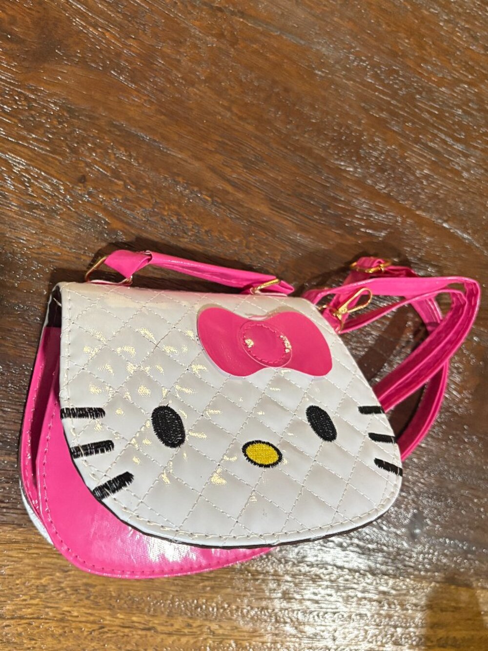 Super Cute Hello Kitty Small Patent Purse Snap Front NEW Pink & White - Picture 3 of 4